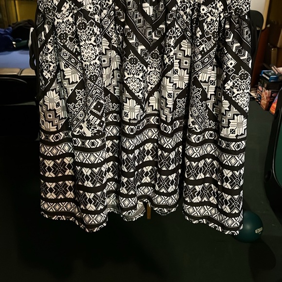 Women’s black and white dress XXL - Picture 3 of 6